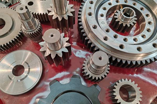 What are the types of gears